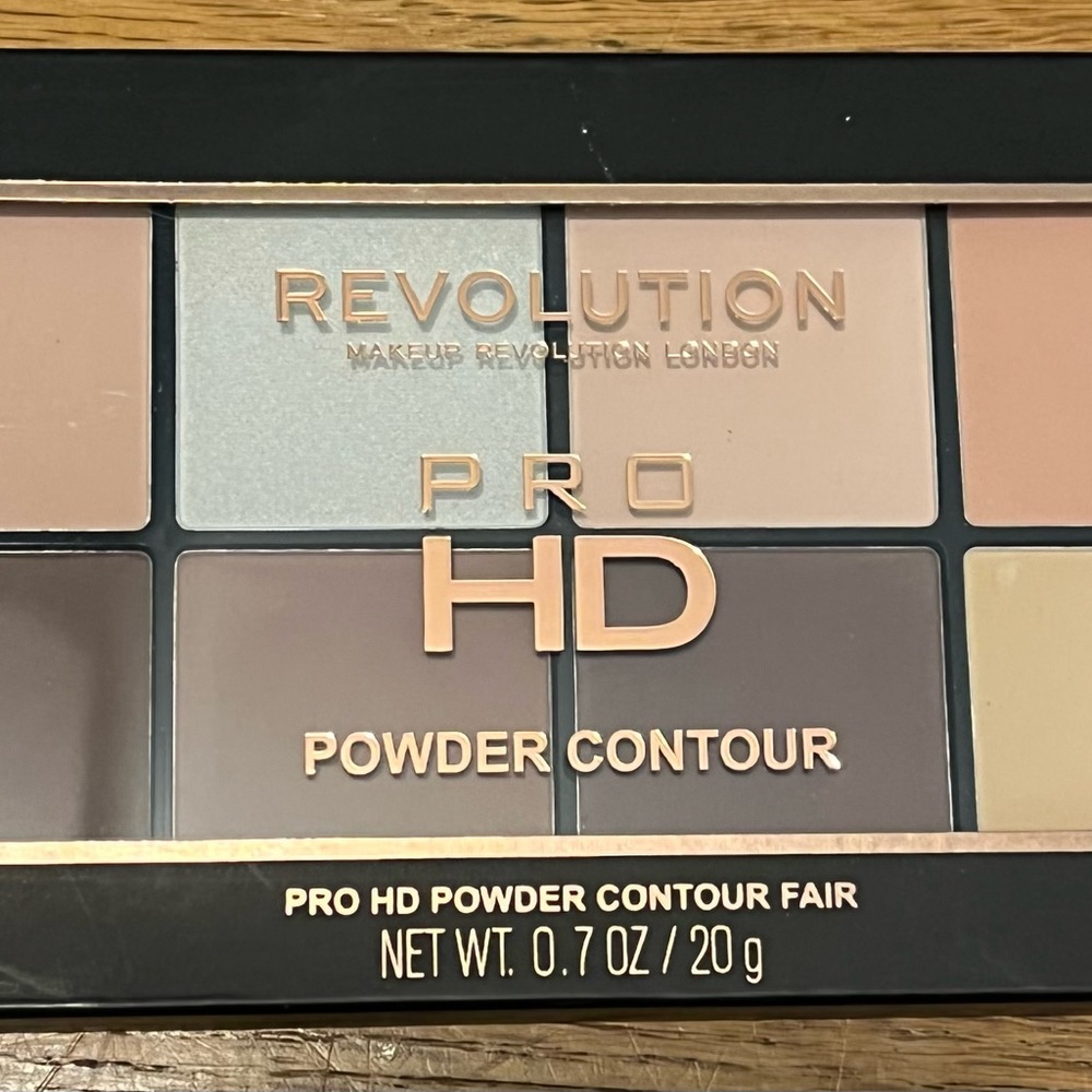 Makeup Revolution Pro HD Powder Contour in Fair